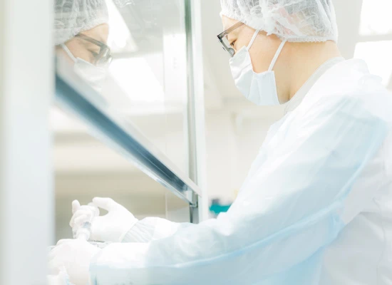 クリーンベンチでの輸液調剤